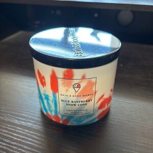 BATH AND BODY WORKS BLUE RASPBERRY SNOW CONE 3 WICK CANDLE